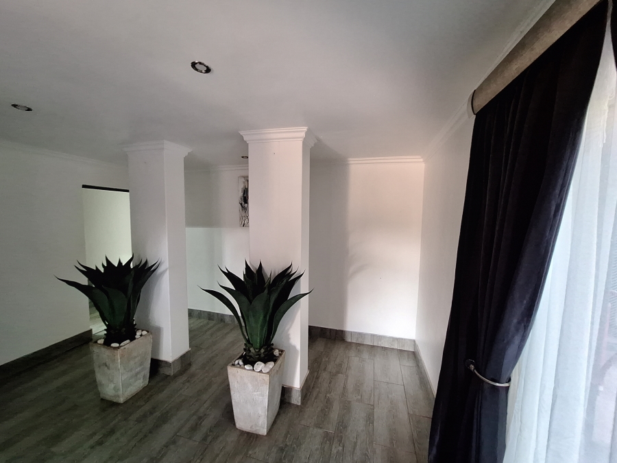 5 Bedroom Property for Sale in Protea Park North West